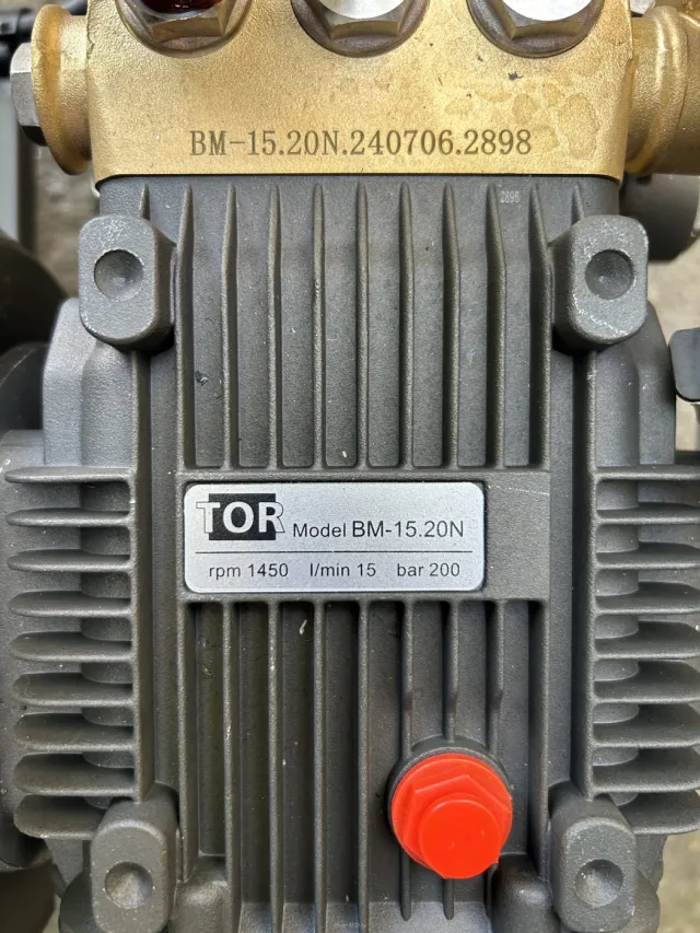 АВД Тритон 200 бар, 15 л/мин, 5,5 кВт, 380 В, на тележке (Total Stop)